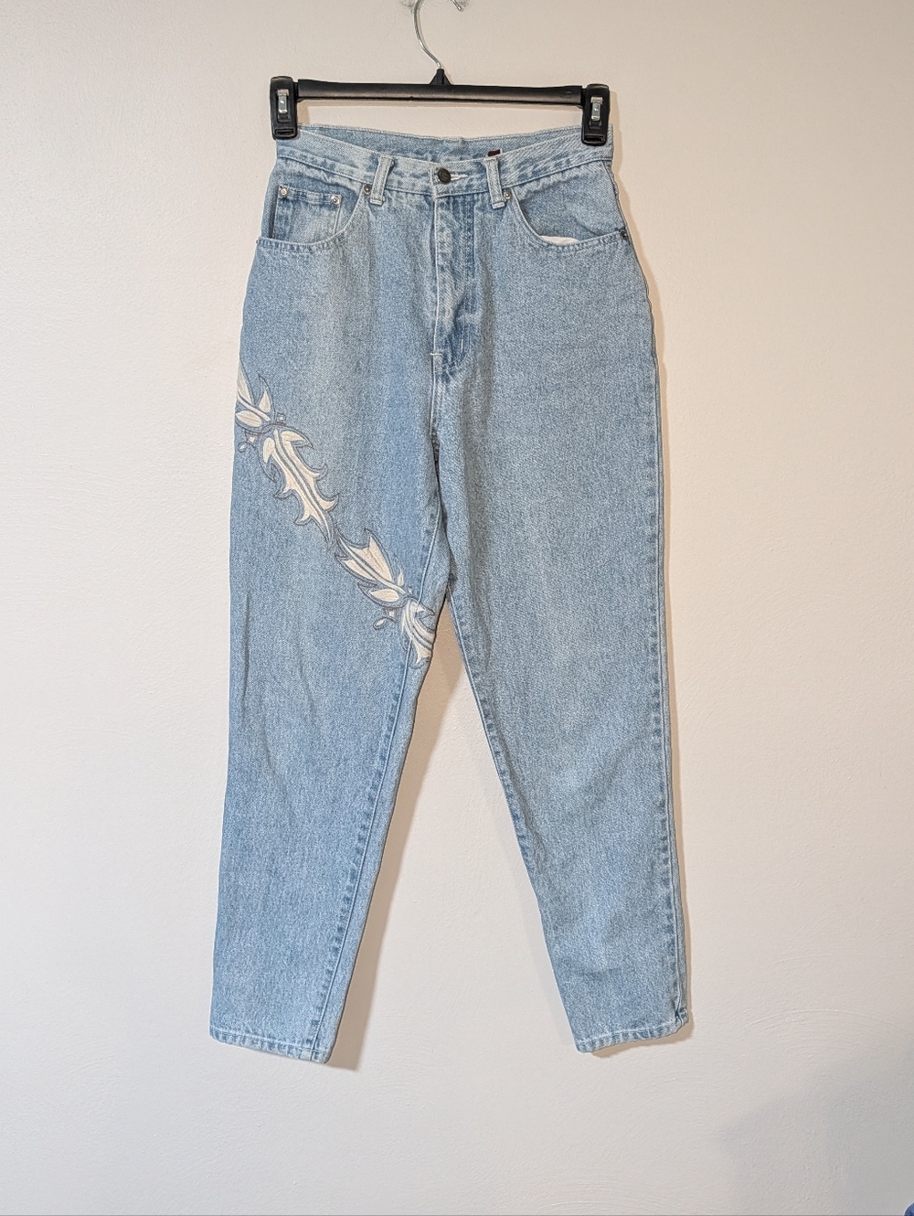 10 Stefano Vintage Light Wash Women's High-Rise Jeans with Side Embroidery